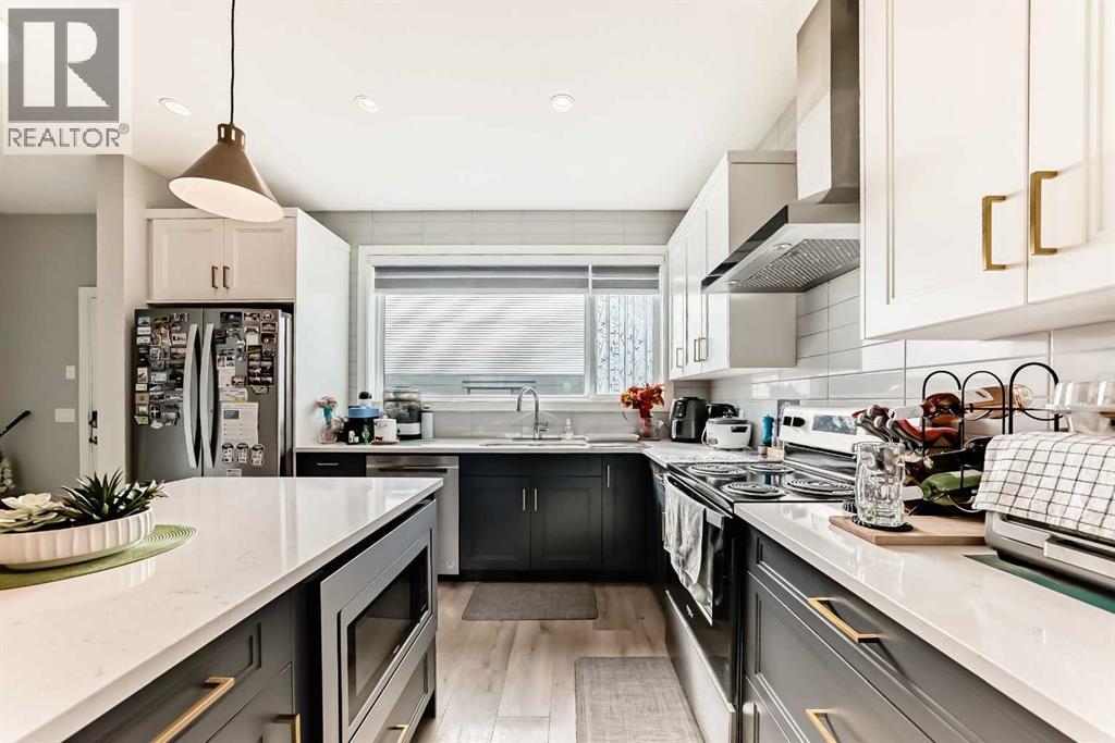 15053 37 Street SW - 7