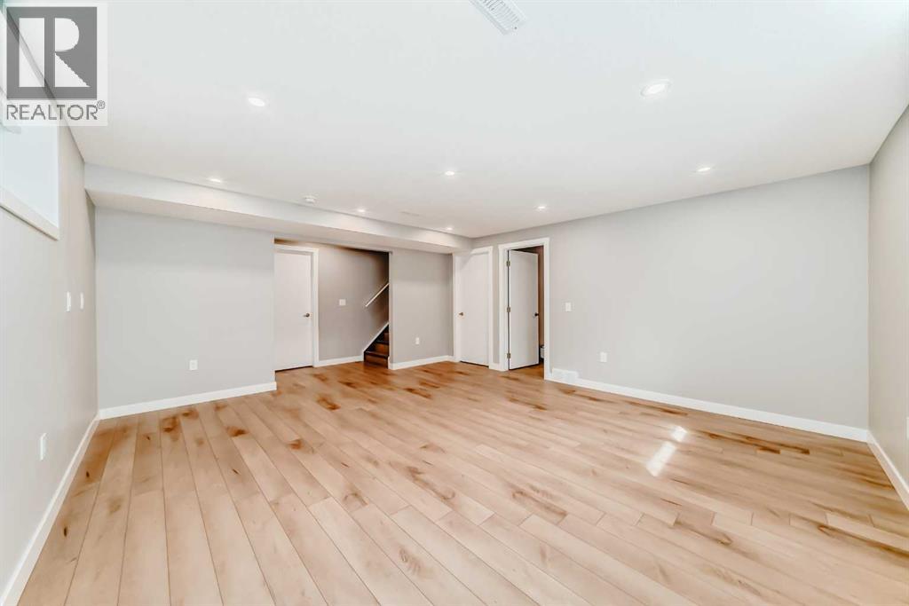 264 Everwillow Green SW - 38