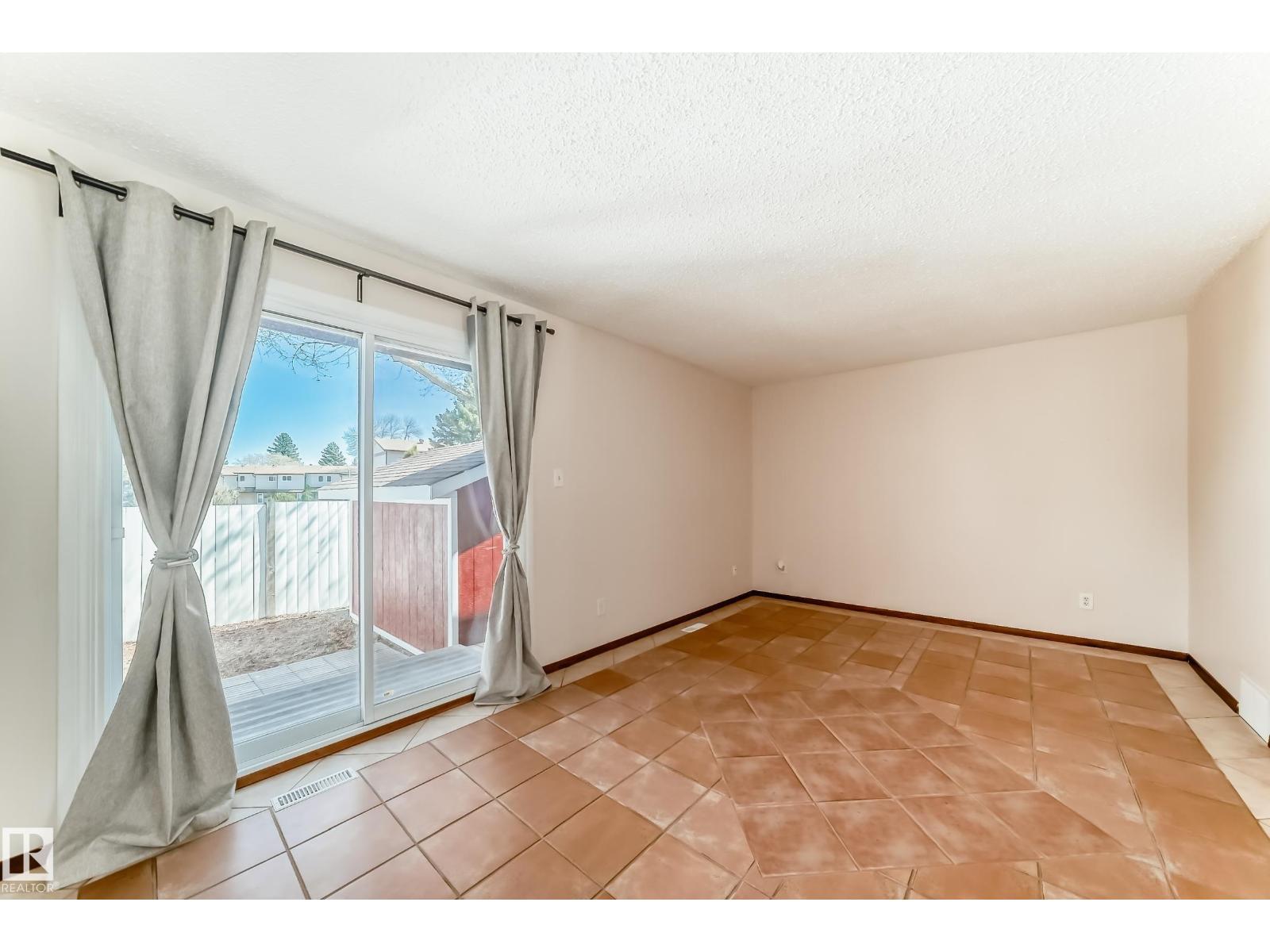 13862 24 ST NW, Edmonton
