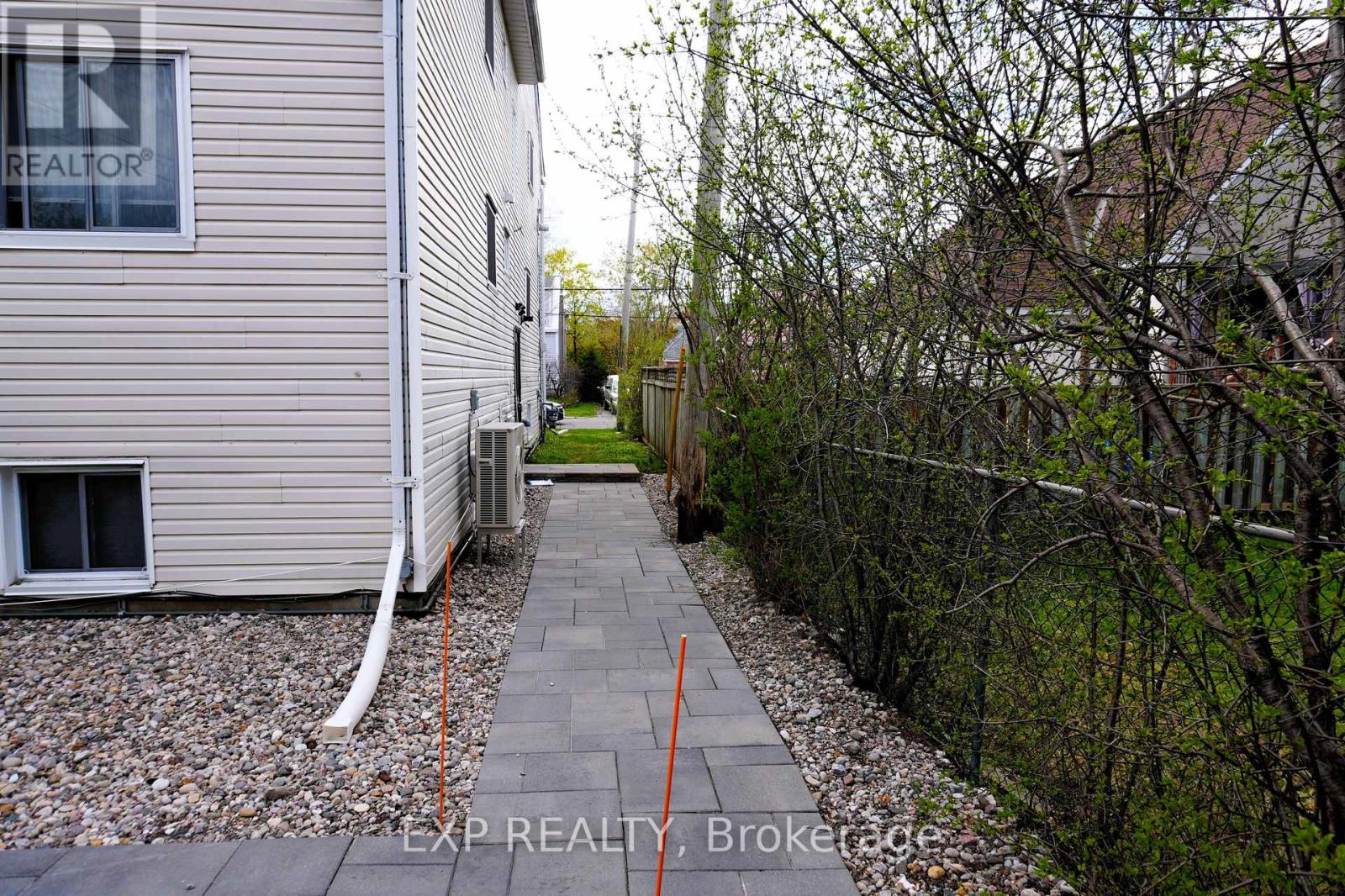 369 LAFONTAINE AVENUE - 3