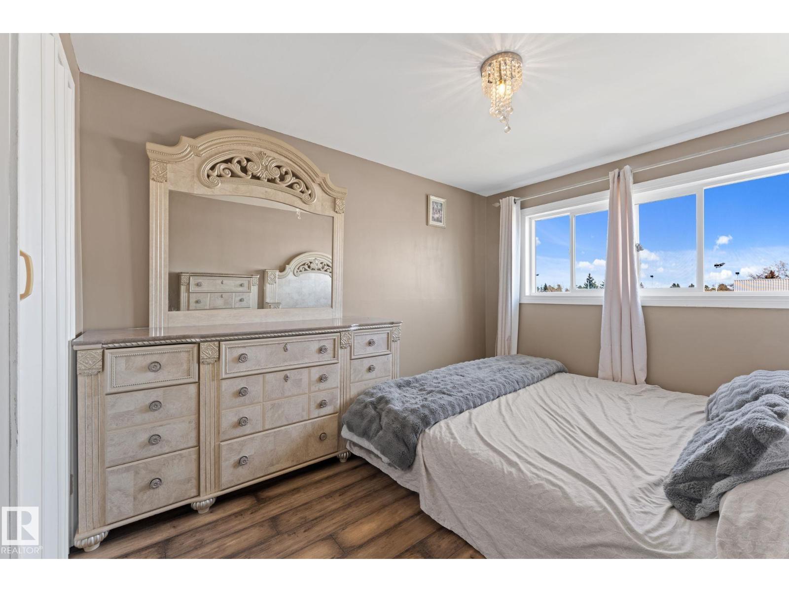 13330 89 ST NW, Edmonton