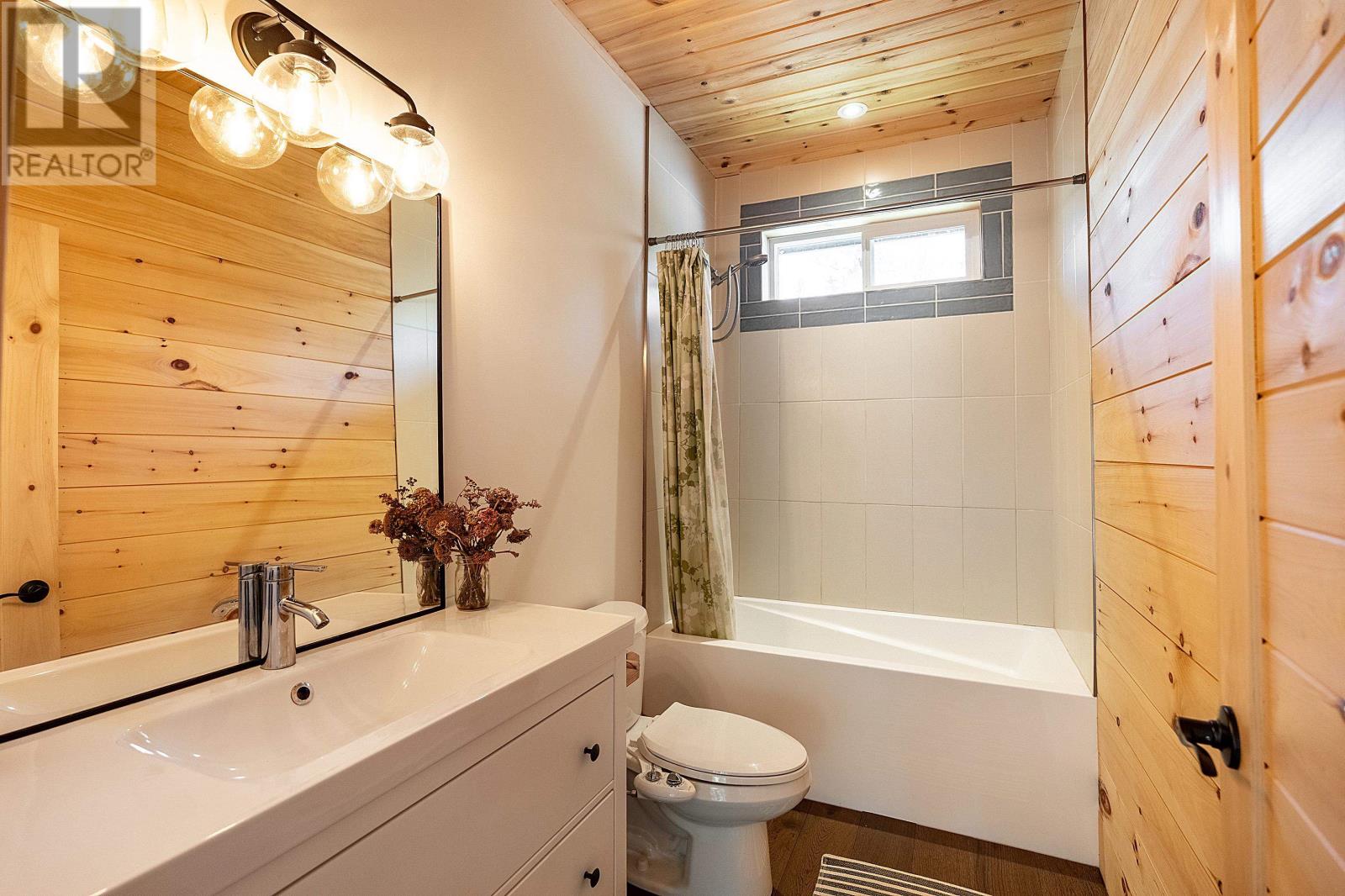 1 Gunn Lake RD, Minaki, Ontario, P0X1J0 — Photo 7