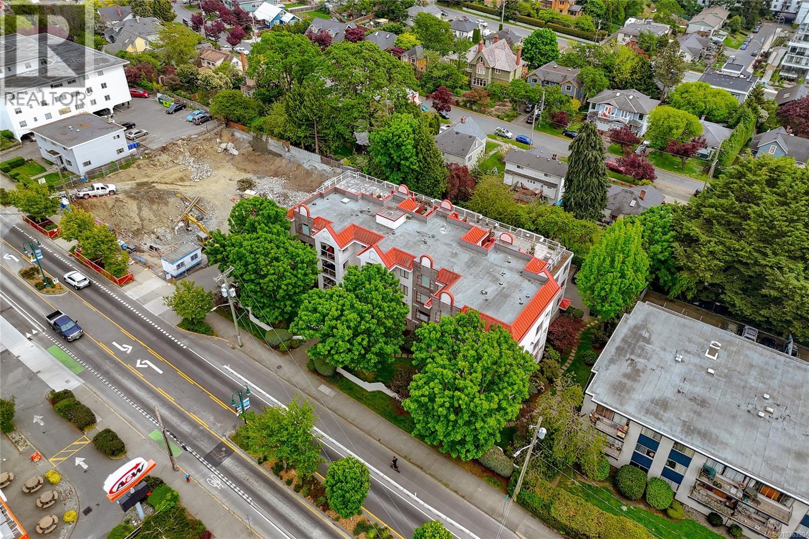 #107 873 Esquimalt Rd - Image 3