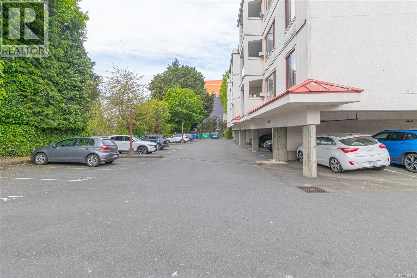 #107 873 Esquimalt Rd - 30