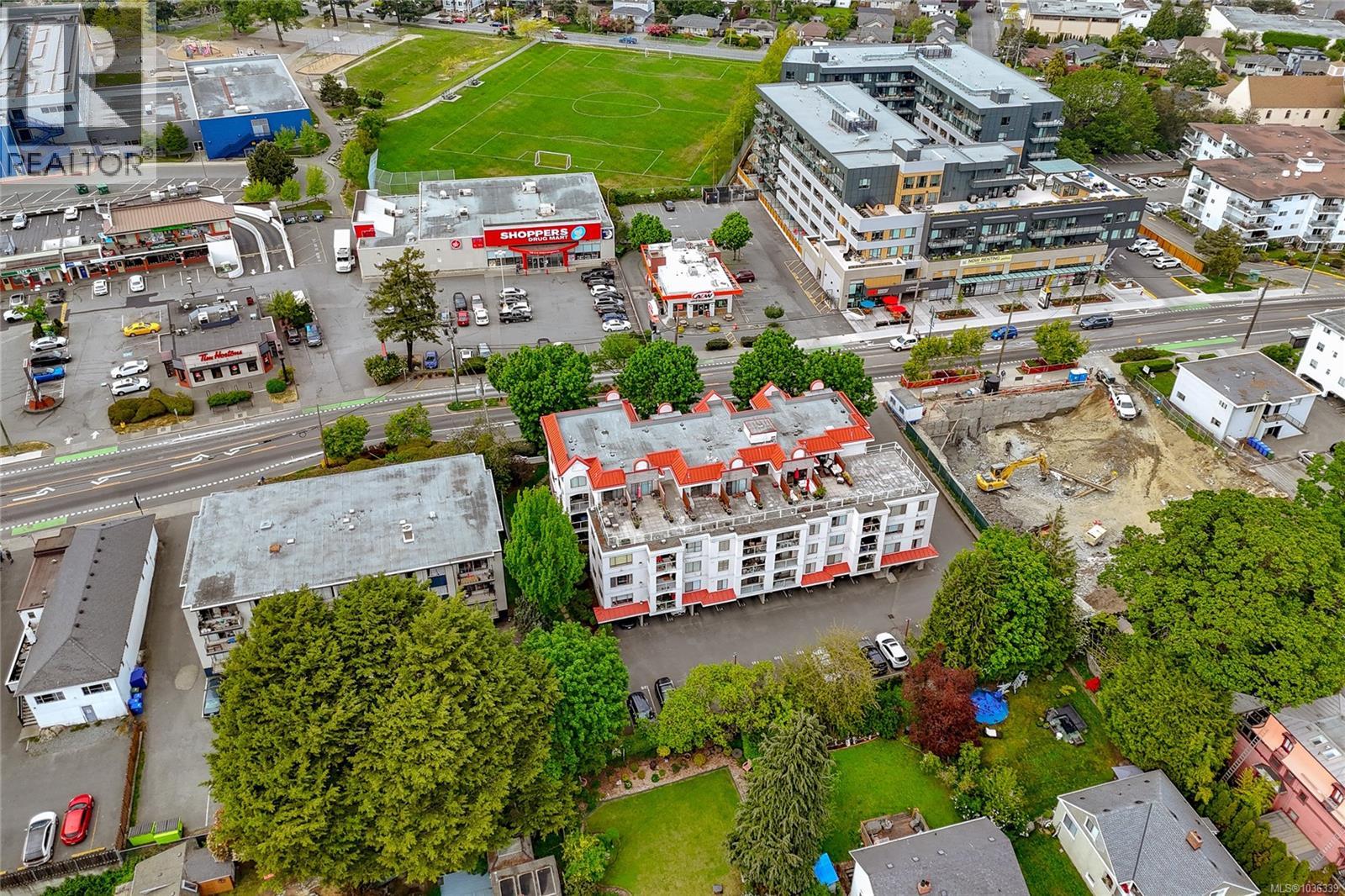 #107 873 Esquimalt Rd - 35