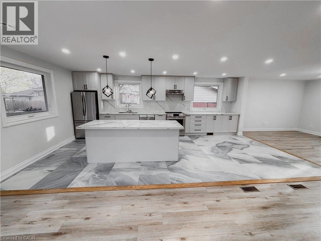15 WESTCHESTER Place Unit# UPPER, Kitchener, Ontario, N2B3M6 — Photo 9