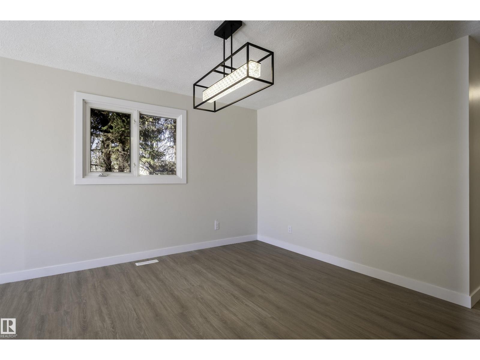 5528 54 ST, Leduc