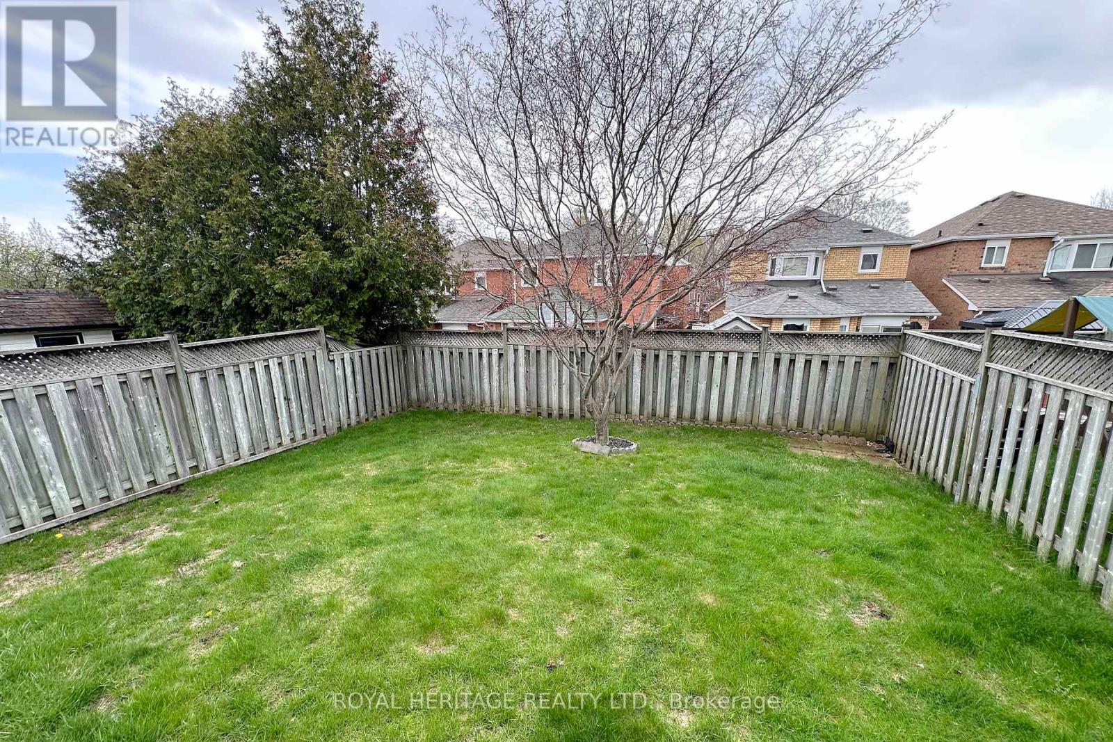 92 BOOTH CRESCENT - 18
