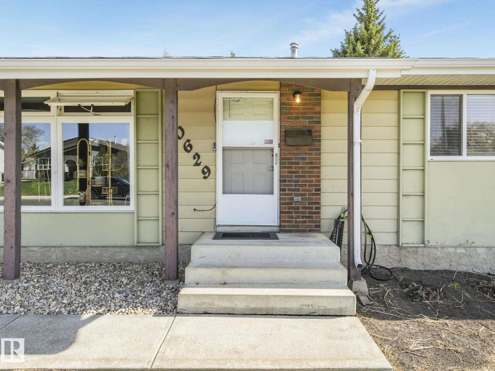 10629 167A AV NW, Edmonton