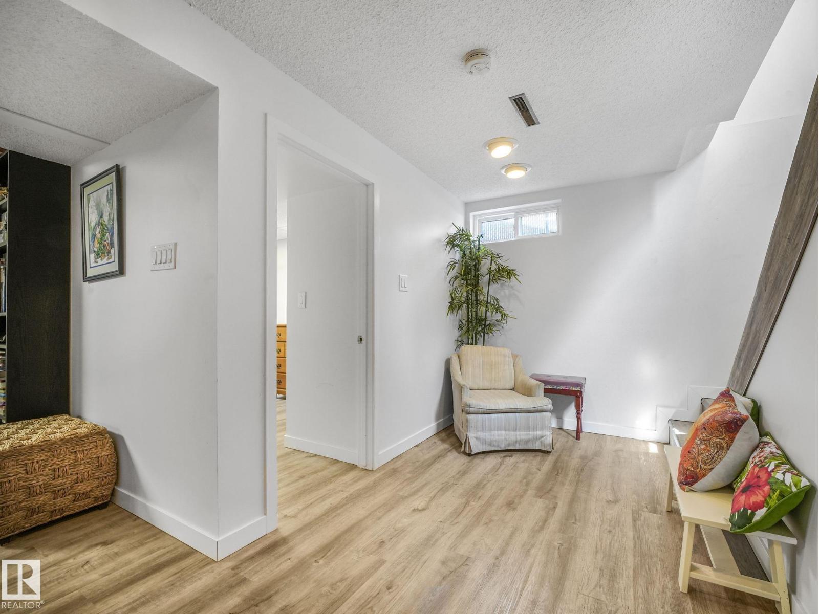 10629 167A AV NW, Edmonton