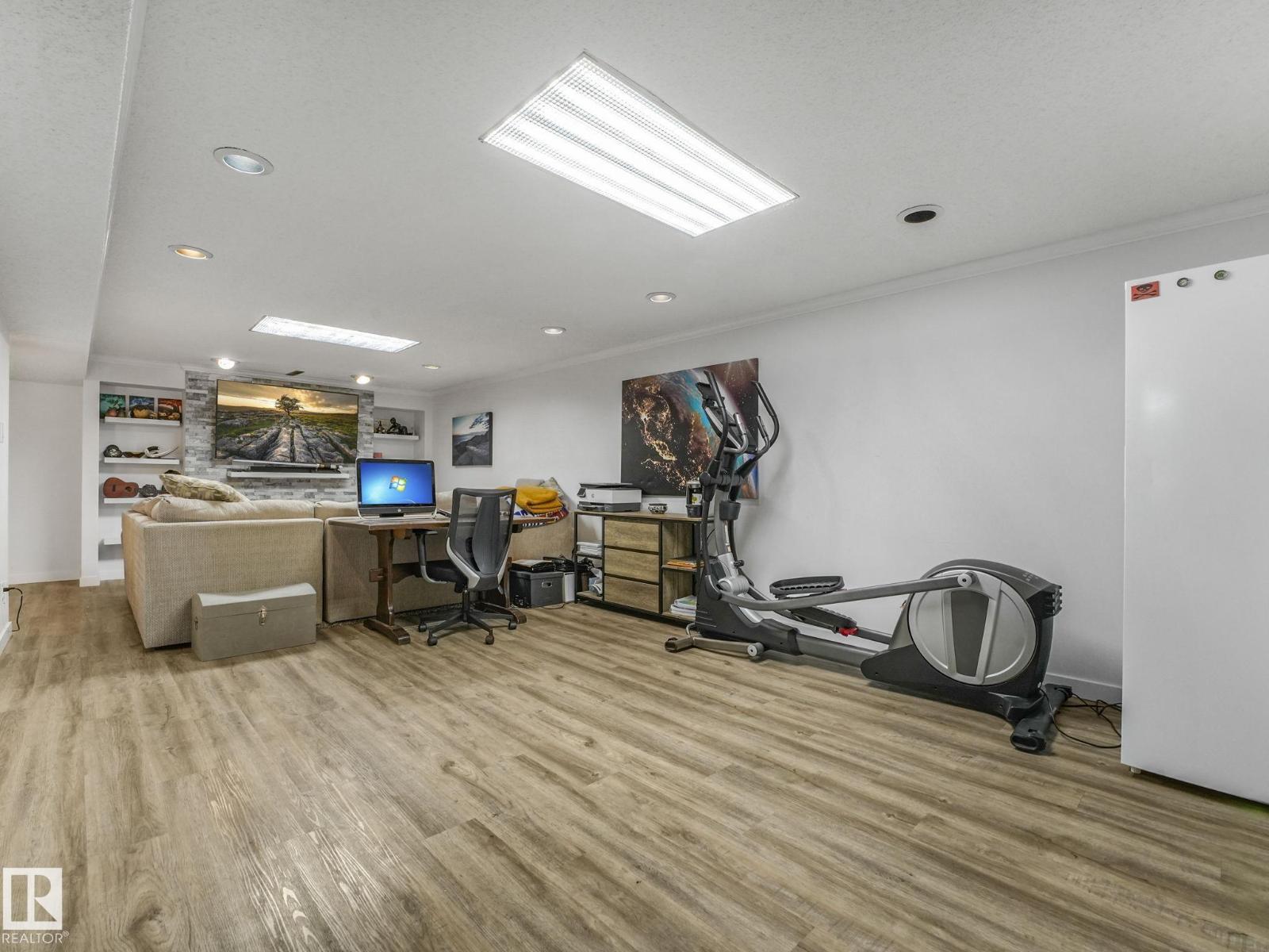 10629 167A AV NW, Edmonton