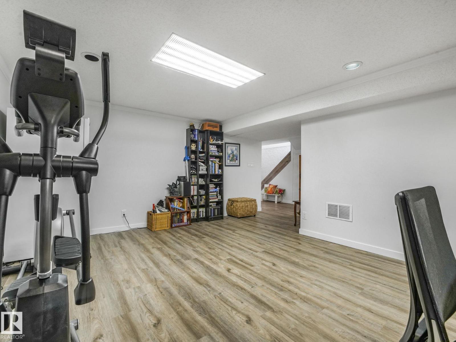 10629 167A AV NW, Edmonton
