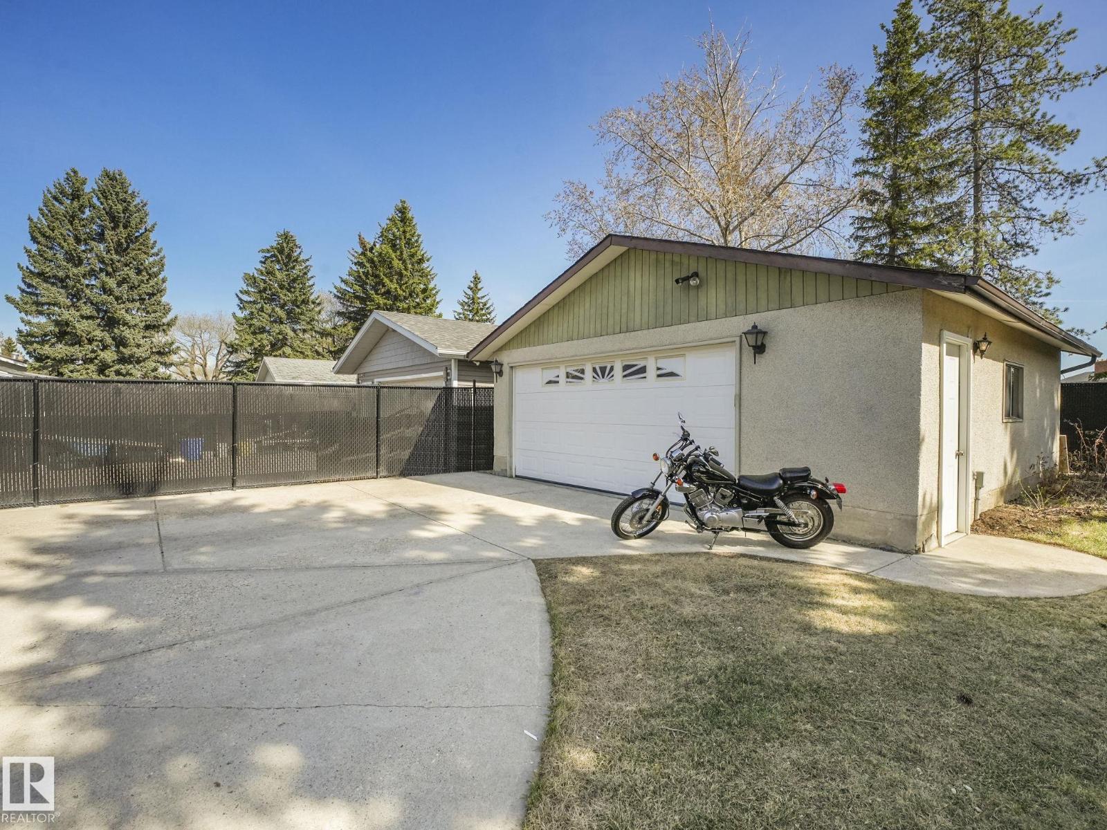 10629 167A AV NW, Edmonton