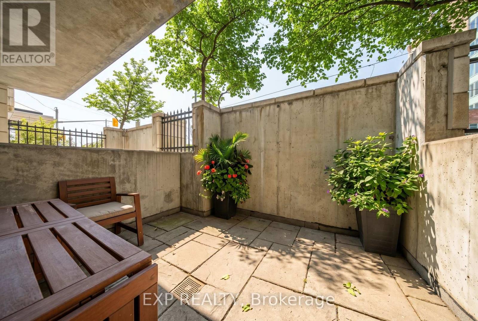 #118 429 KENT STREET - 21
