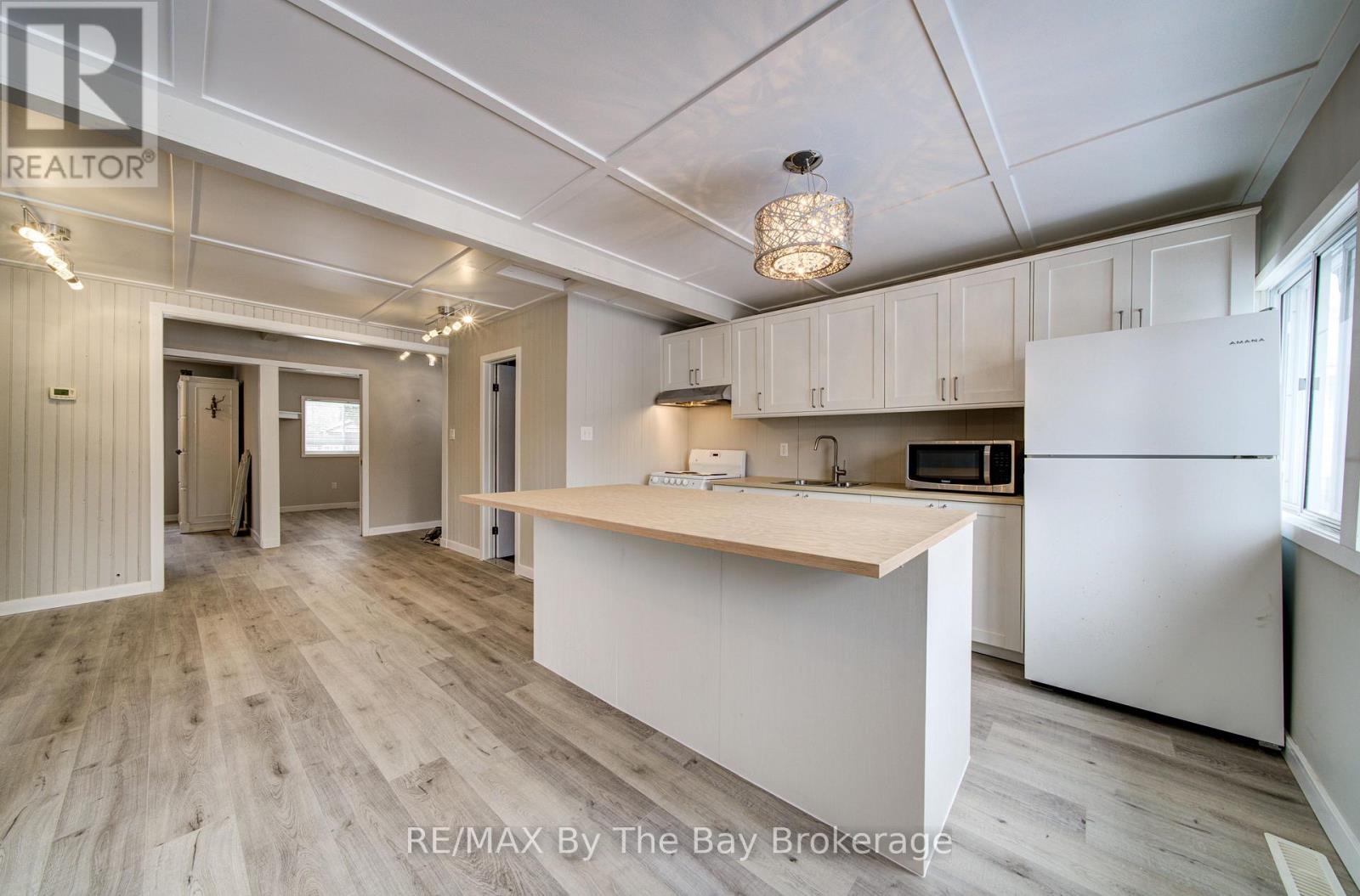 50 BALSAM STREET - 10