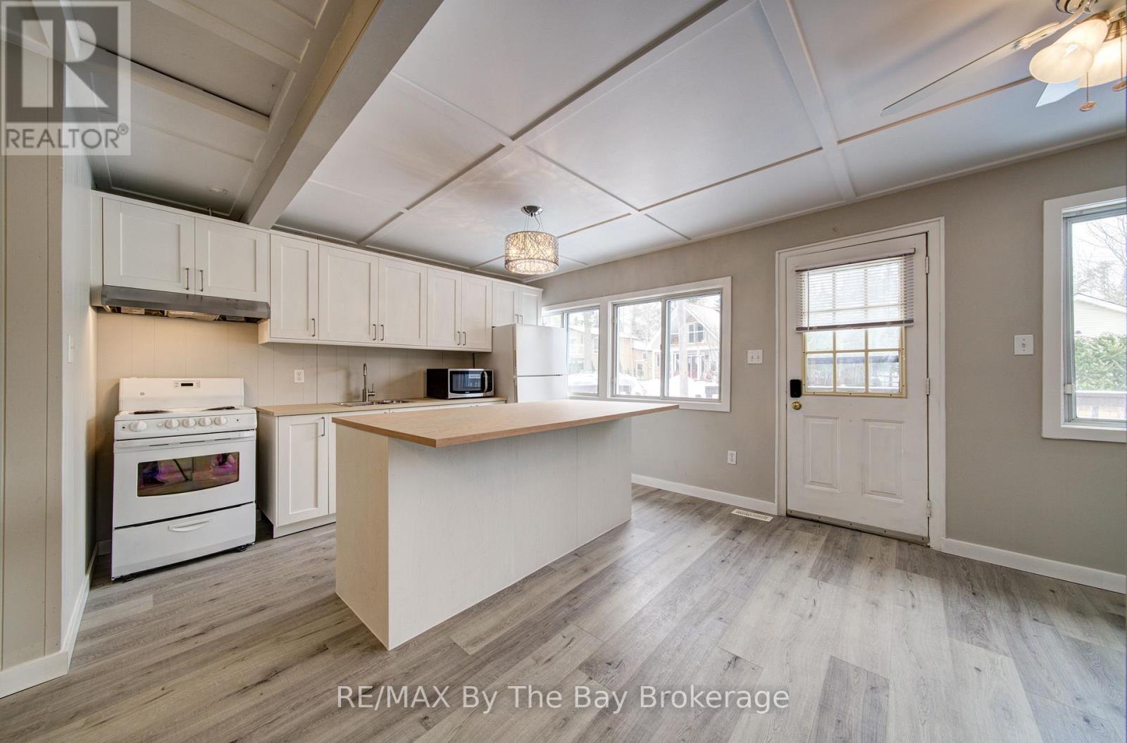 50 BALSAM STREET - 7