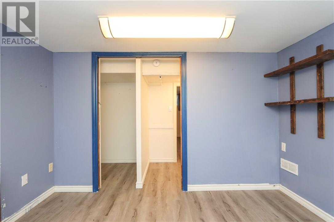476 Huron Street - 24