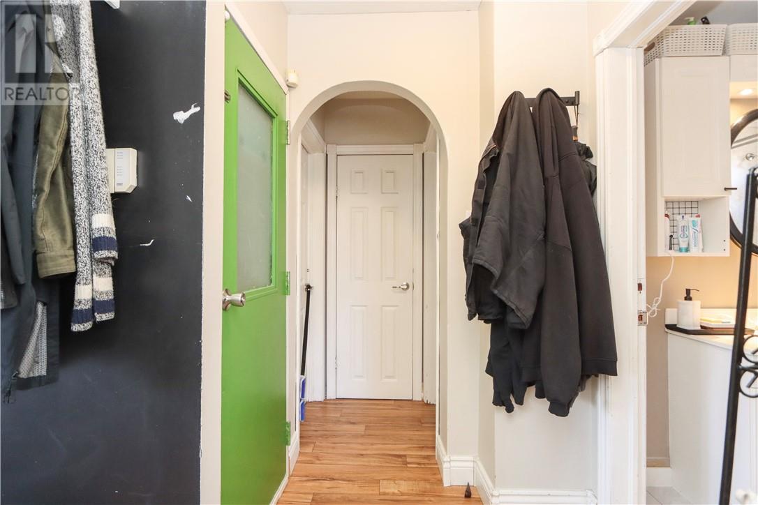 476 Huron Street - 10