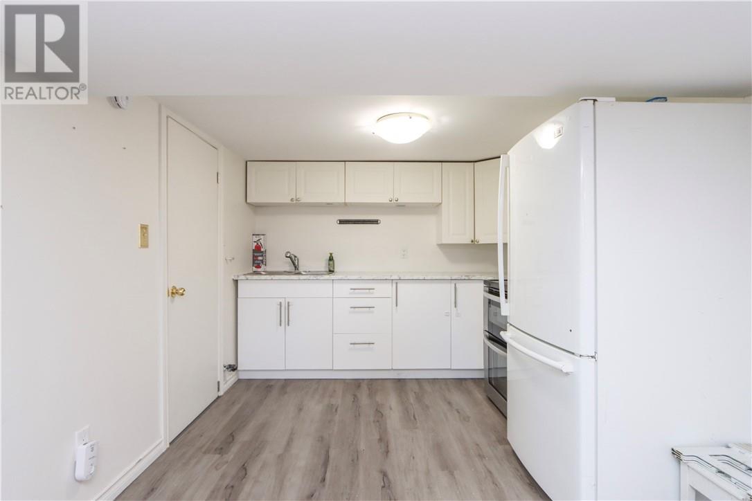 476 Huron Street - 19