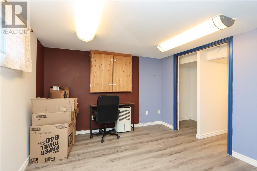 476 Huron Street - 26