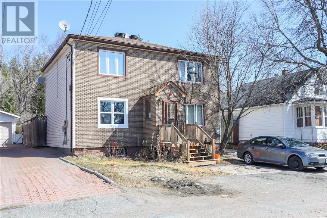 476 Huron Street - 30