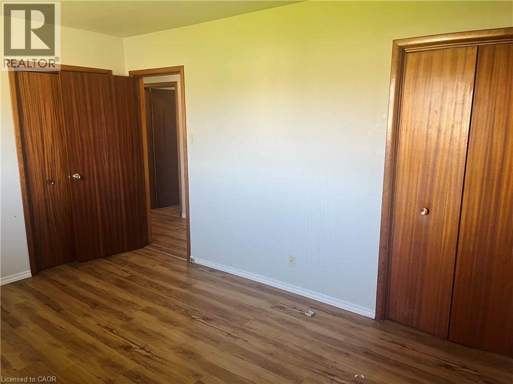 157 SCHWEITZER Street, Kitchener, Ontario, N2K1C3 — Photo 2