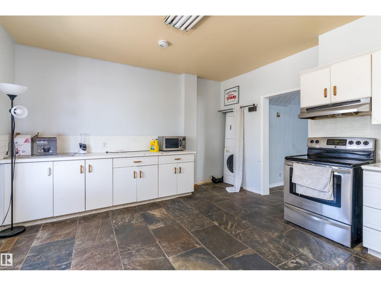 12770 117 ST NW, Edmonton