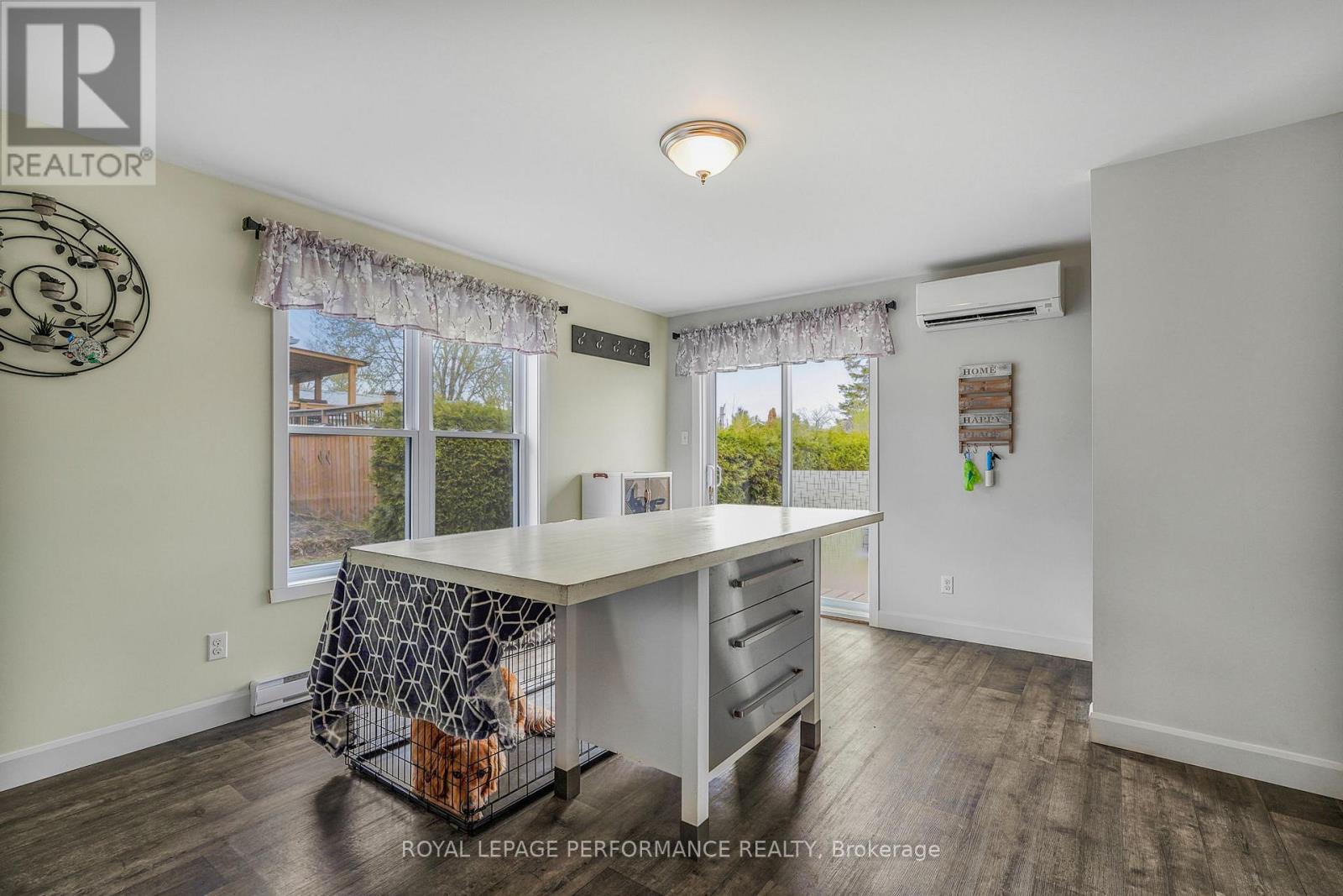 314 LAURIER STREET - 10