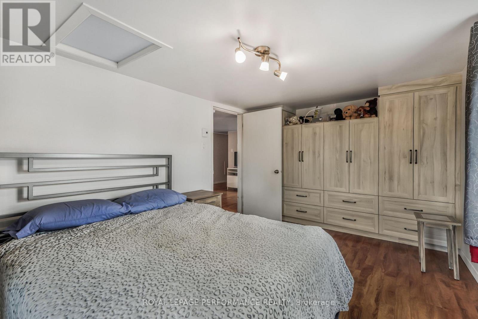 314 LAURIER STREET - 18
