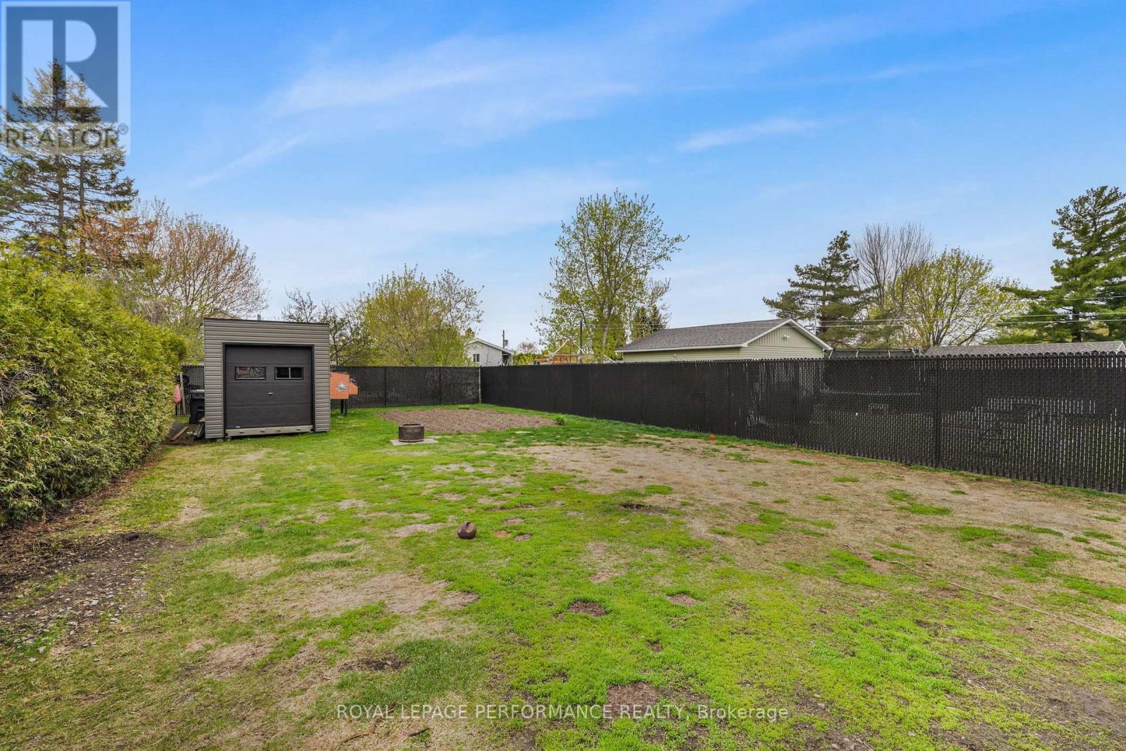 314 LAURIER STREET - 22