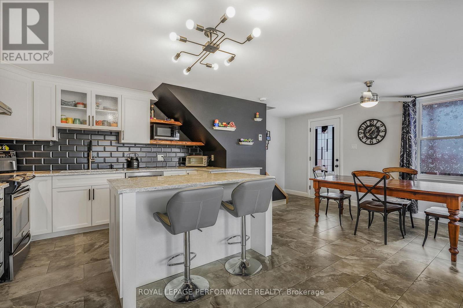 314 LAURIER STREET - Image 3
