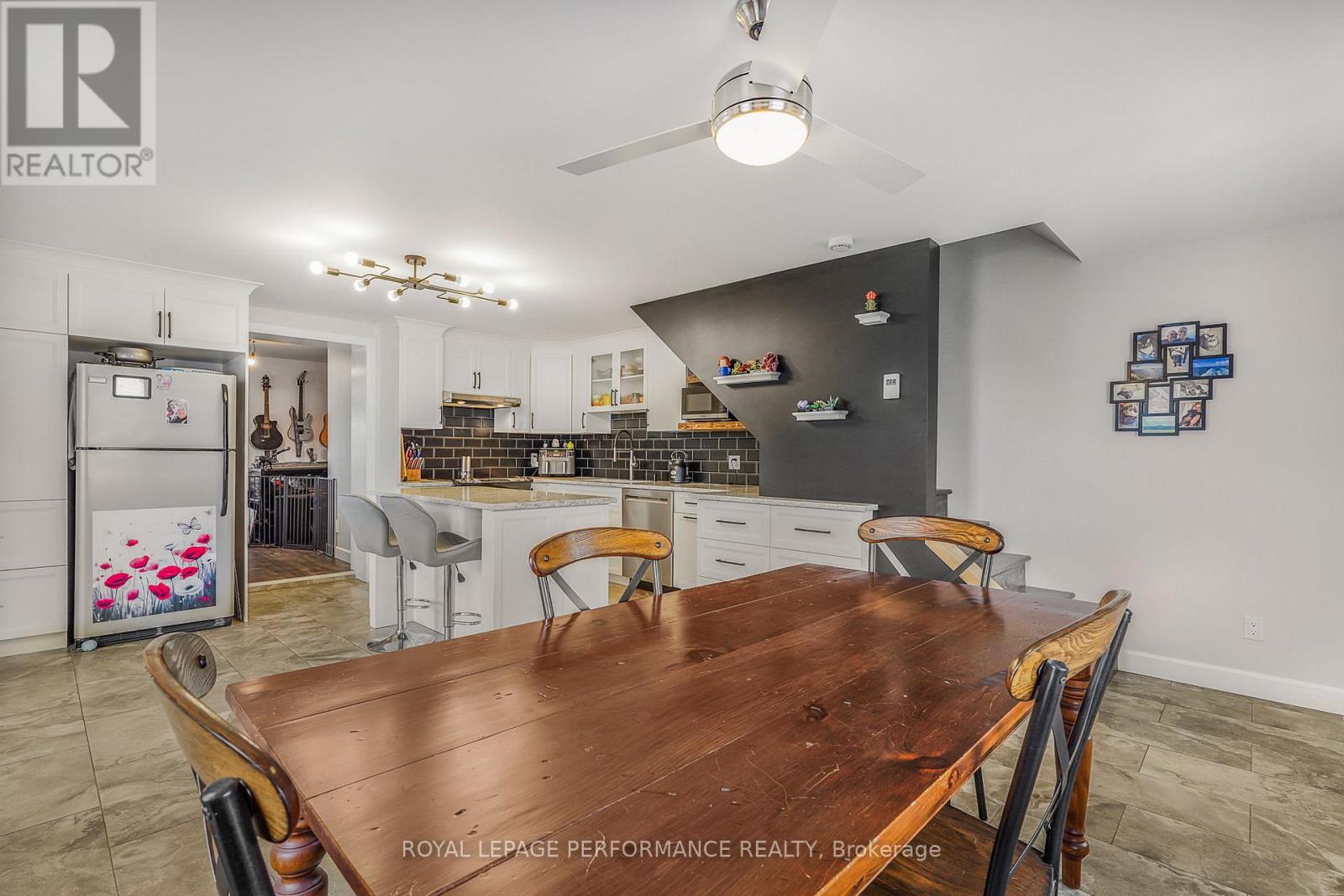 314 LAURIER STREET - 7