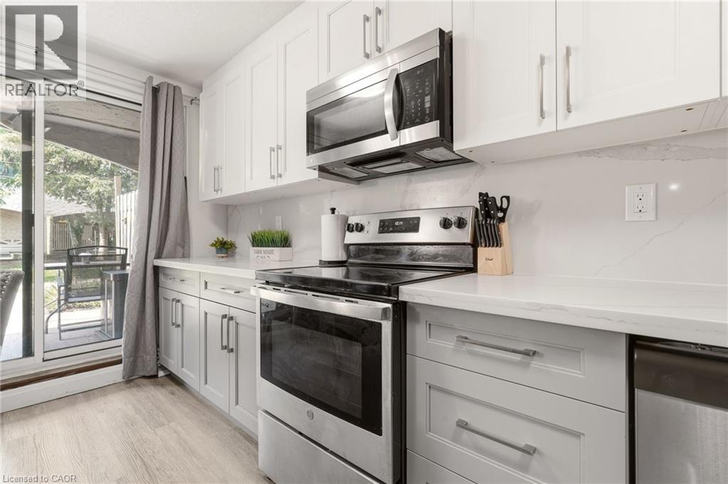 1066 FALGARWOOD Drive Unit# 154, Oakville, Ontario, L6H2P3 — Photo 2