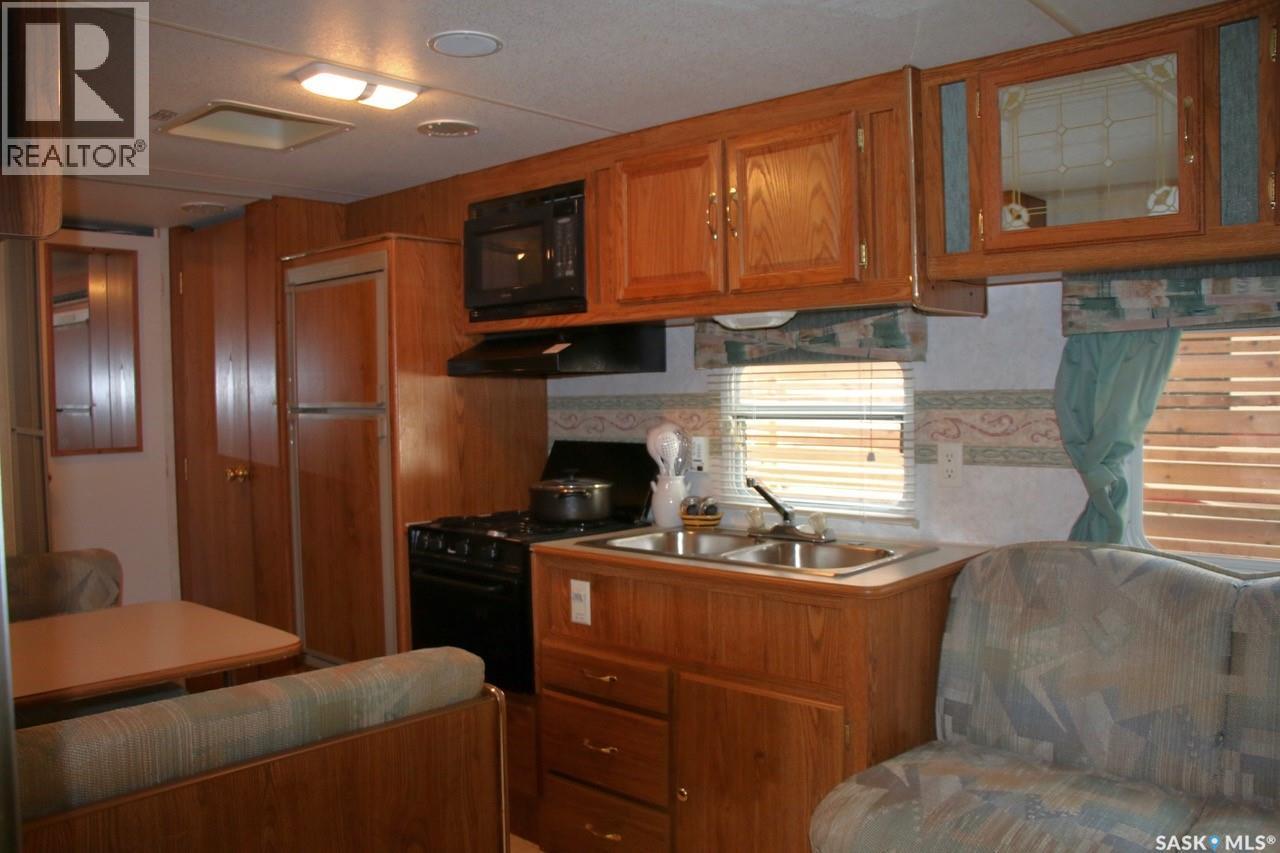 RV R # 18 Poplar Beach Resort - photo 3
