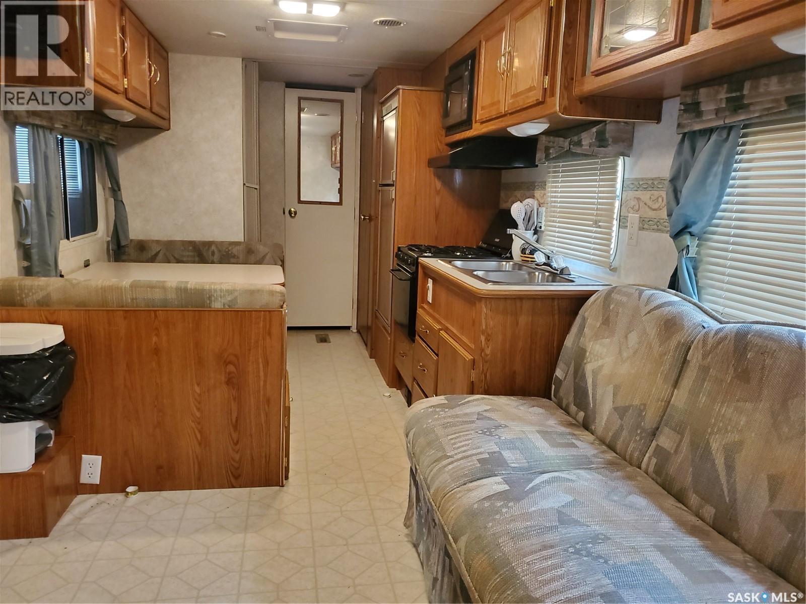 RV R # 18 Poplar Beach Resort - photo 4