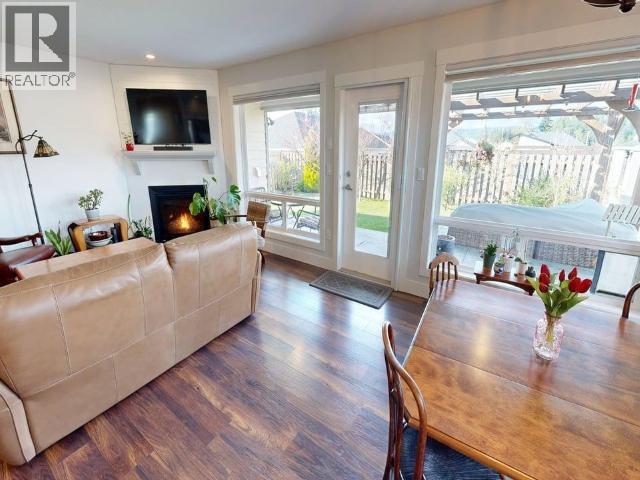 7367 GLACIER STREET, Powell River