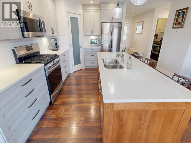 7367 GLACIER STREET, Powell River