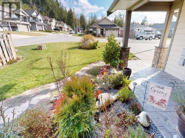 7367 GLACIER STREET, Powell River