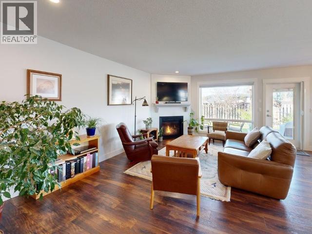 7367 GLACIER STREET, Powell River