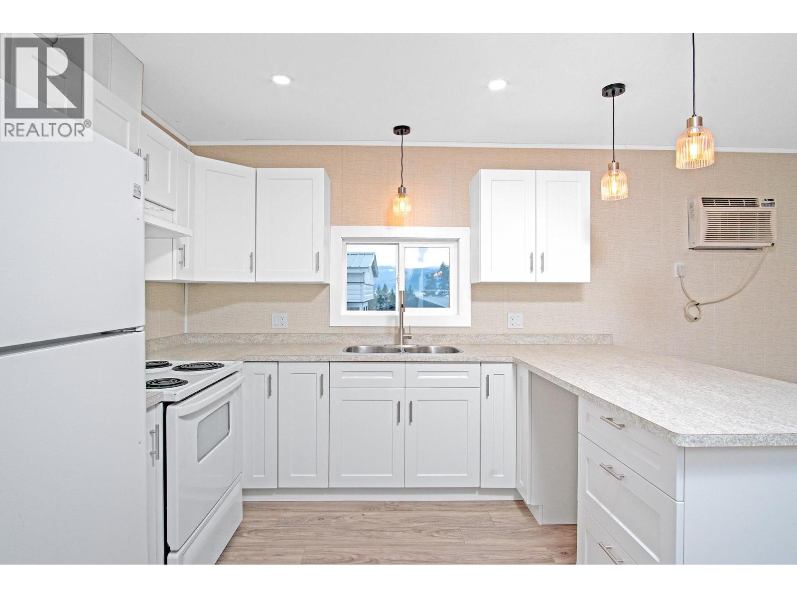 1421 Erickson Road Unit# 21, Creston