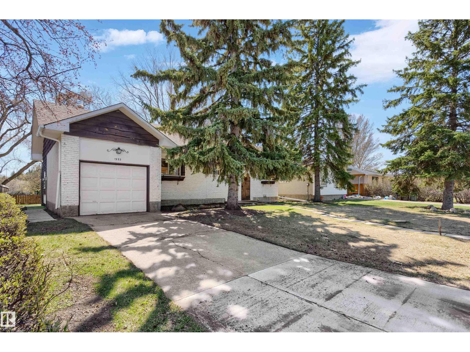 1953 GLENMORE AV, Sherwood Park