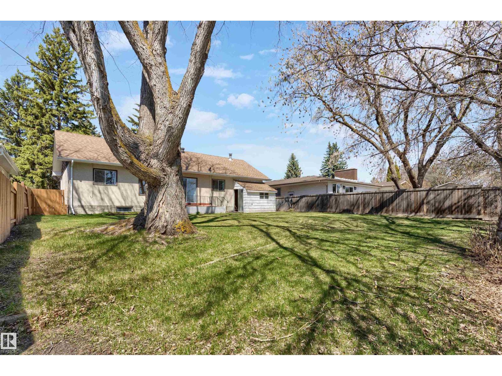1953 GLENMORE AV, Sherwood Park