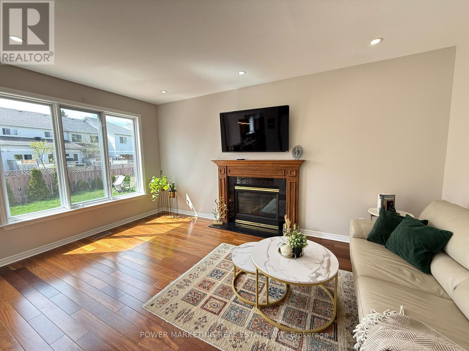 22 NEW DEIGHTON CRESCENT W - 12