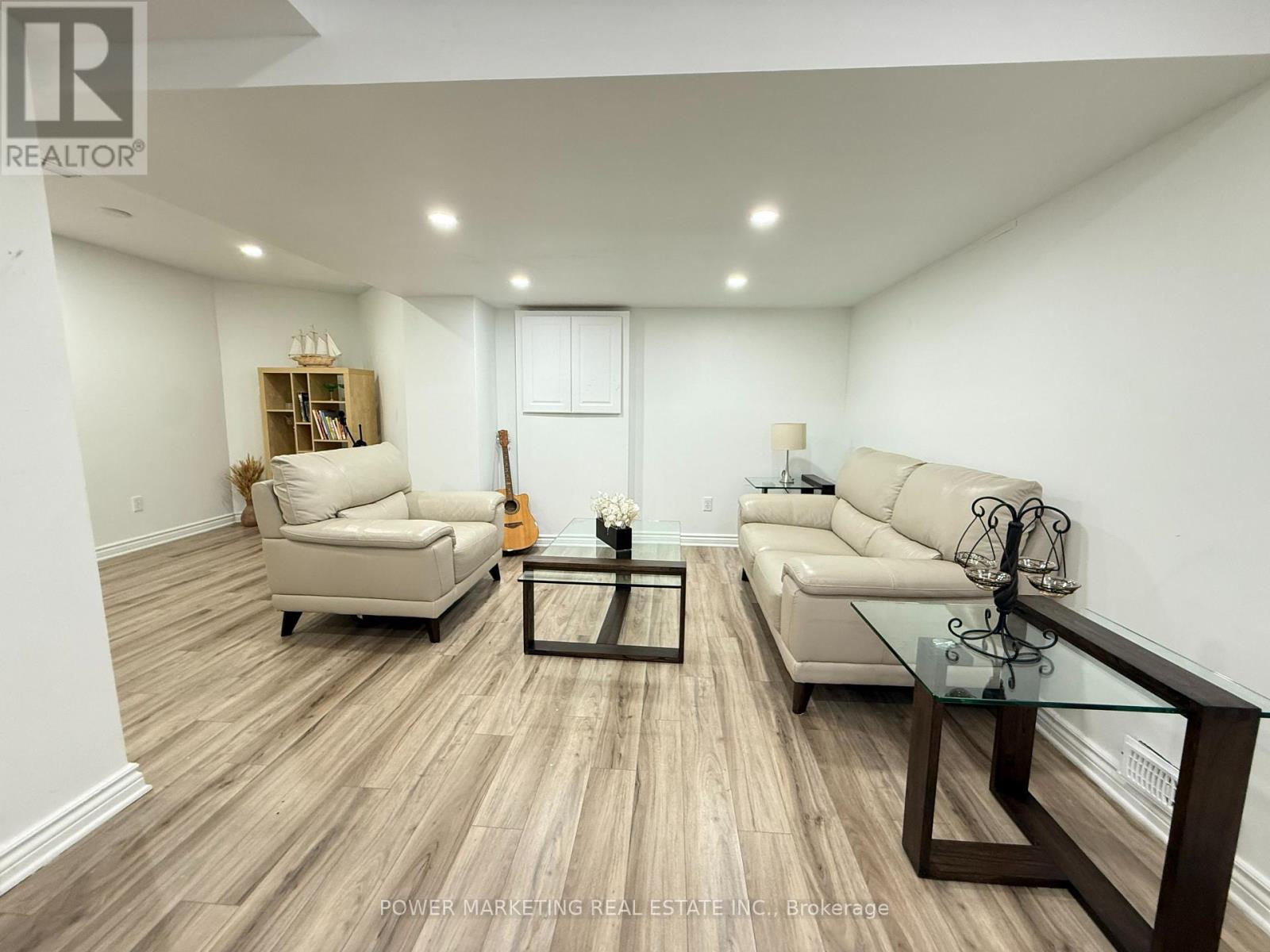 22 NEW DEIGHTON CRESCENT W - 34