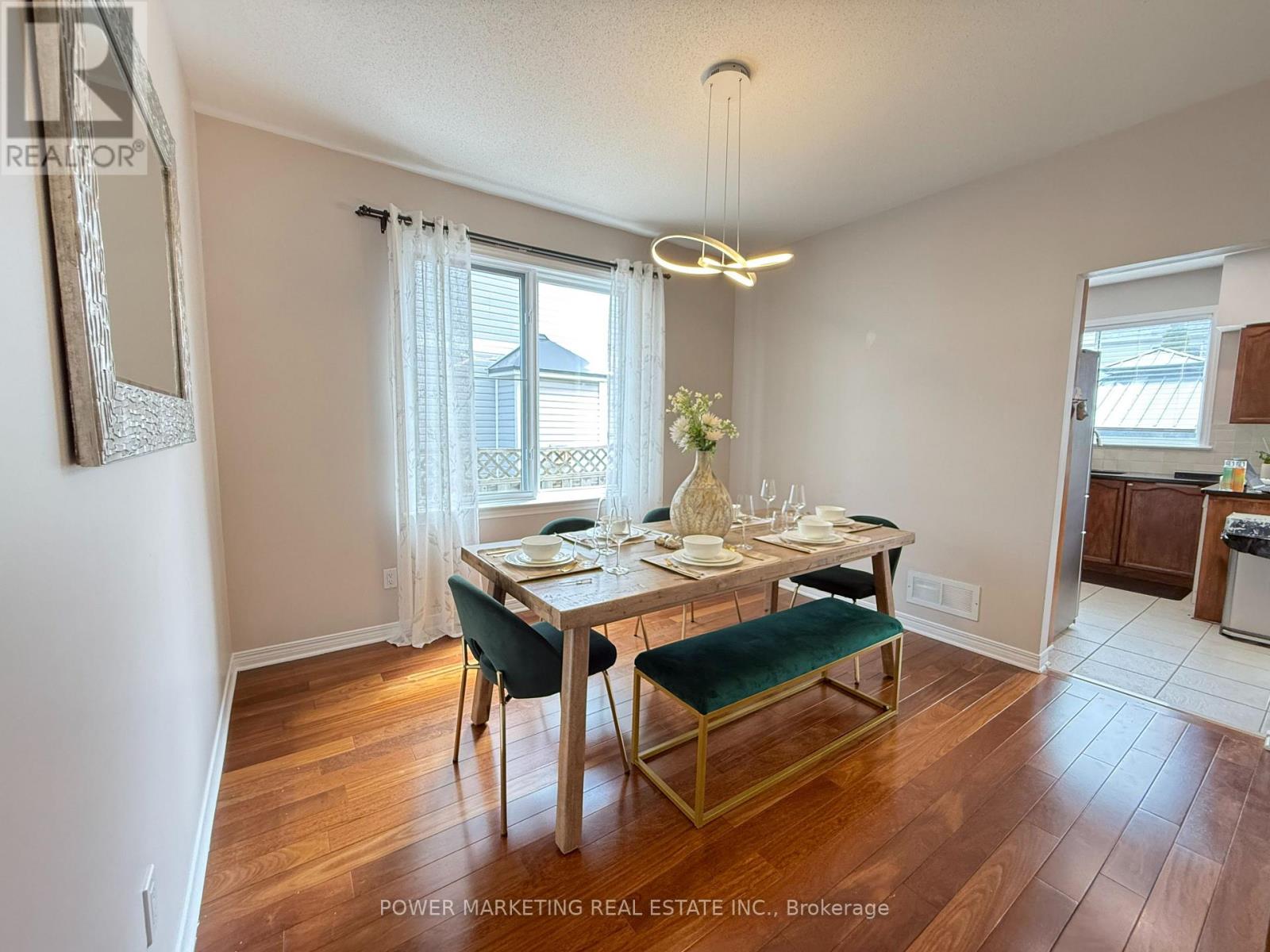 22 NEW DEIGHTON CRESCENT W - 8