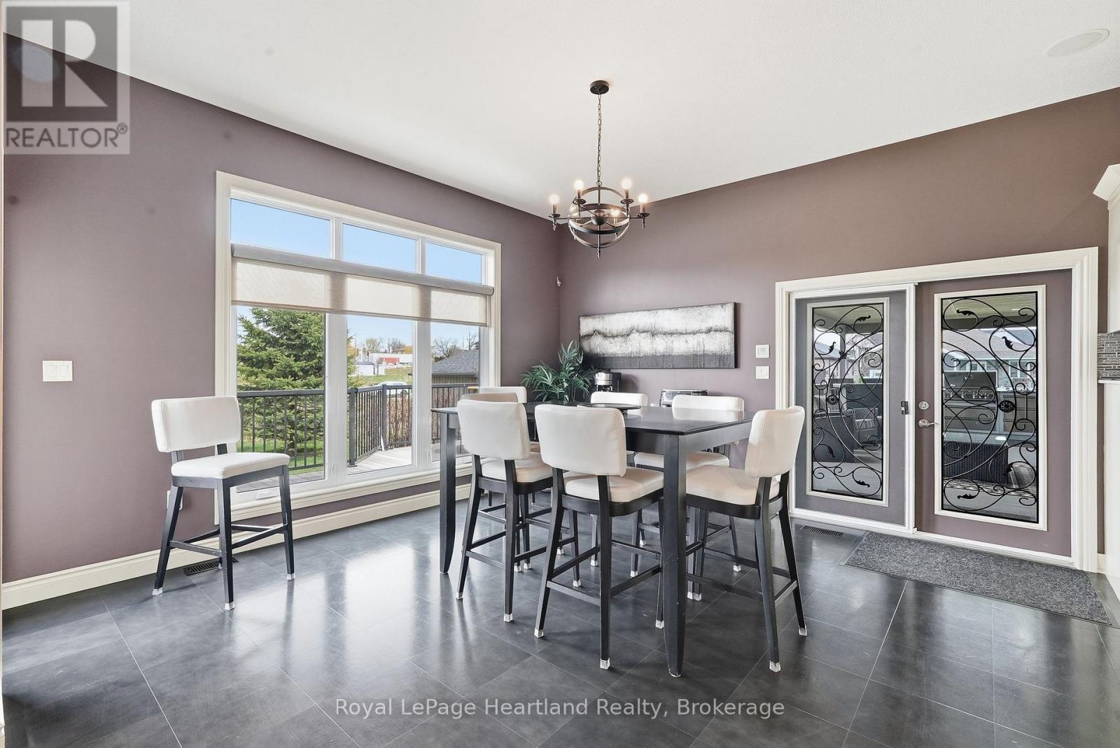 225 JOHN STREET S - 17