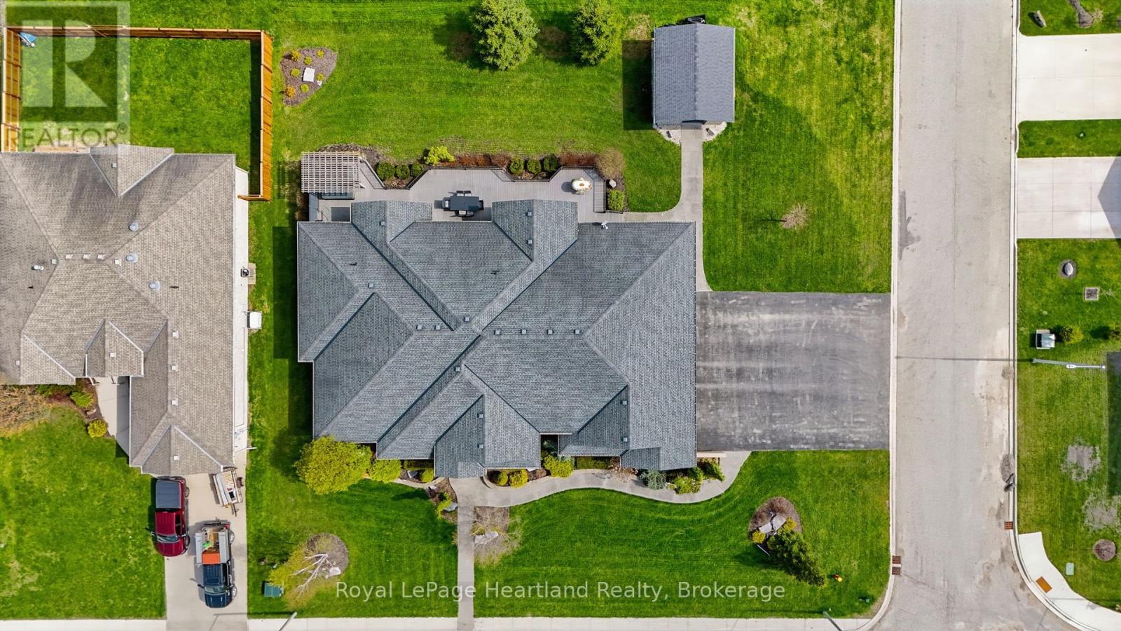 225 JOHN STREET S - 3
