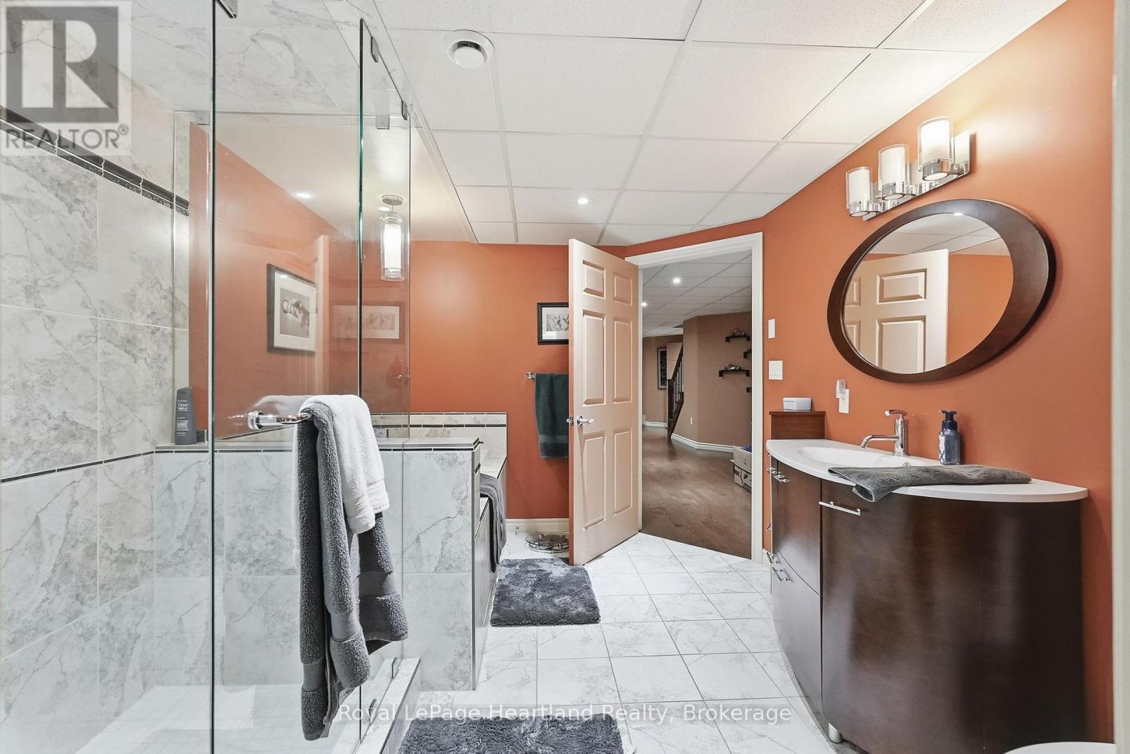 225 JOHN STREET S - 41