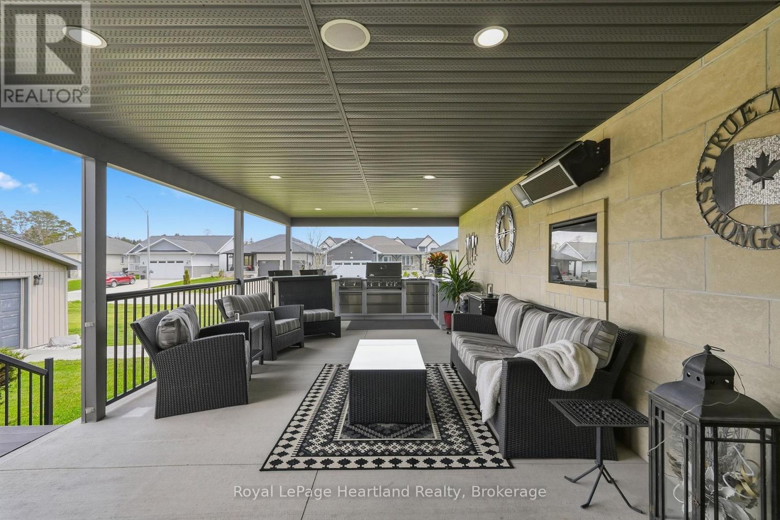 225 JOHN STREET S - 42
