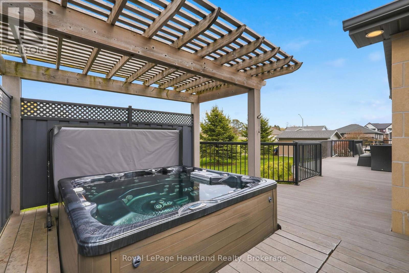 225 JOHN STREET S - 46
